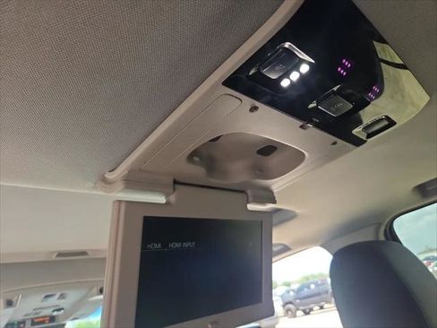 Used 2019 Cadillac Escalade ESV Luxury RWD image 19