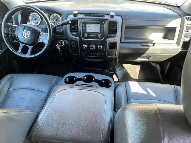 Used 2016 RAM 3500 Tradesman w/ Chrome Appearance Group AWD/4WD image 16