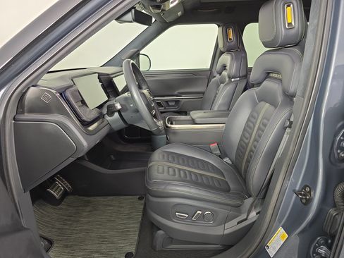 Used 2023 Rivian R1S Adventure AWD/4WD image 20