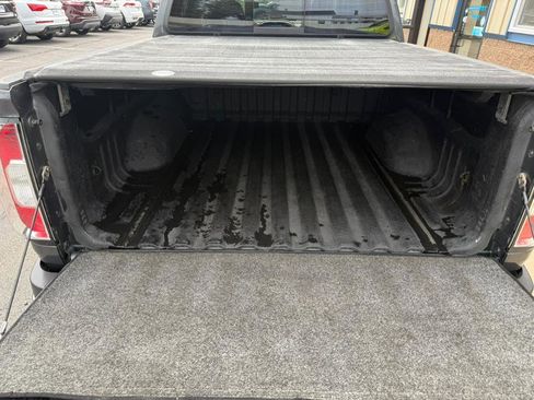 Used 2016 GMC Canyon SLT image 26