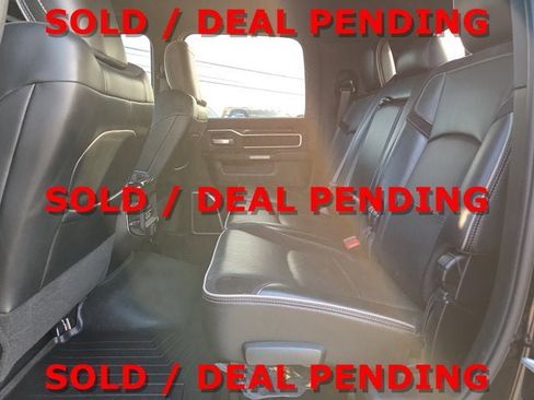 Used 2019 RAM 2500 Laramie w/ Black Appearance Package image 13