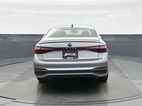 New 2025 Volkswagen Jetta SE image 6