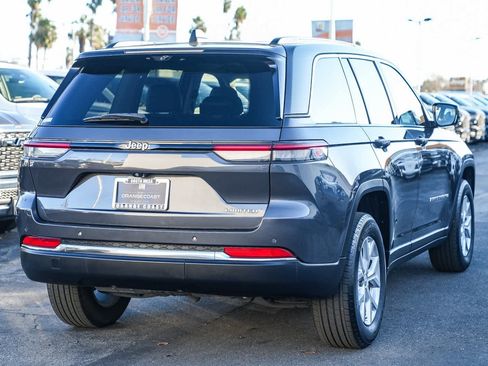 Used 2023 Jeep Grand Cherokee Limited w/ Luxury Tech Group II image 4