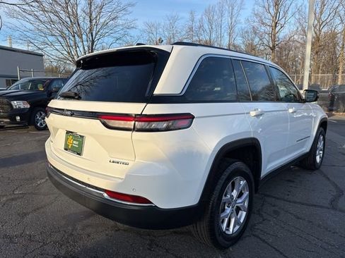 Used 2022 Jeep Grand Cherokee Limited image 16
