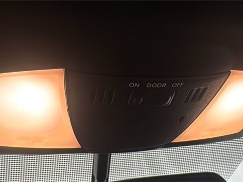 Used 2017 Nissan 370Z Touring image 25