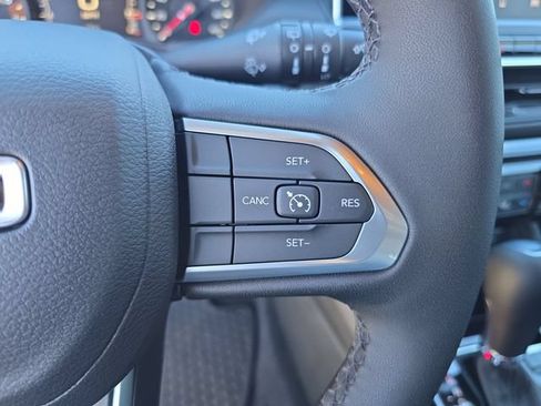 Used 2026 Jeep Compass Latitude AWD/4WD image 23