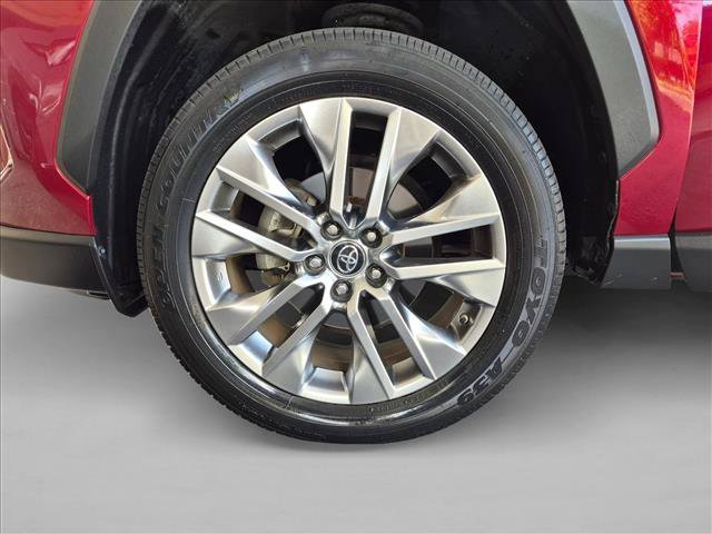 Used 2019 Toyota RAV4 Limited w/ Cold Weather Package FWD image 21