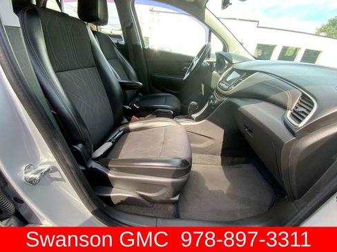 Used 2019 Chevrolet Trax LT w/ LT Convenience Package AWD/4WD image 27