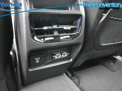 Used 2023 Jeep Grand Cherokee Altitude AWD/4WD image 15