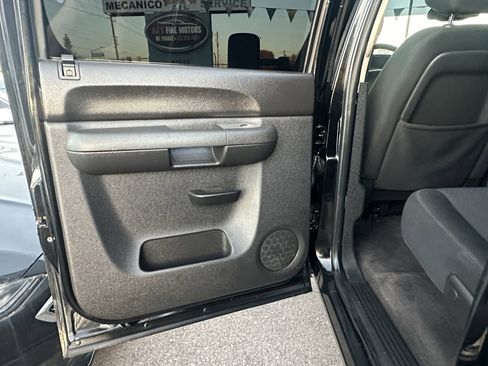 Used 2010 Chevrolet Silverado 2500 LT w/ Interior Plus Package AWD/4WD image 9