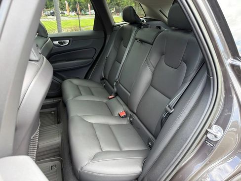 Used 2023 Volvo XC60 B5 Plus w/ Climate Package AWD/4WD image 20