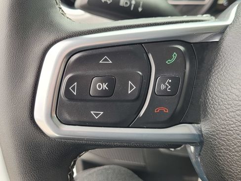 Used 2025 Jeep Wrangler Unlimited Sahara AWD/4WD image 25
