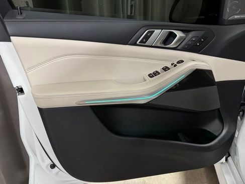 Used 2022 BMW X5 M50i w/ Premium Package image 13