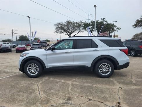 New 2026 Ford Explorer Active w/ Active Comfort Package image 2