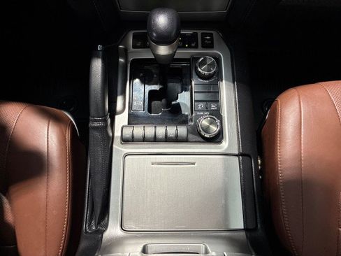 Used 2021 Toyota Land Cruiser image 23