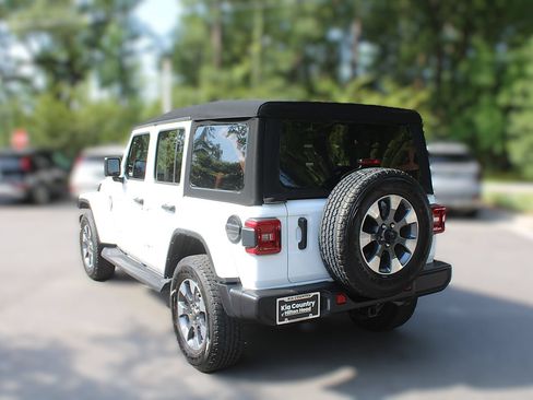 Used 2023 Jeep Wrangler Unlimited Sahara w/ LED Lighting Group AWD/4WD image 7