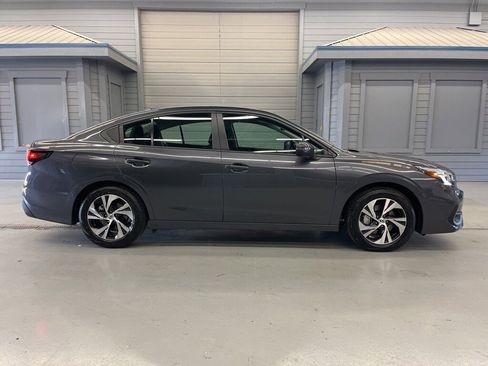 Used 2025 Subaru Legacy Premium image 8