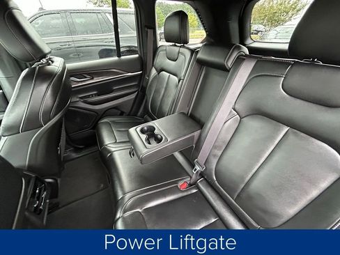 Used 2024 Jeep Grand Cherokee Limited image 18