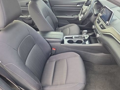 Certified 2024 Nissan Altima 2.5 SV FWD image 10