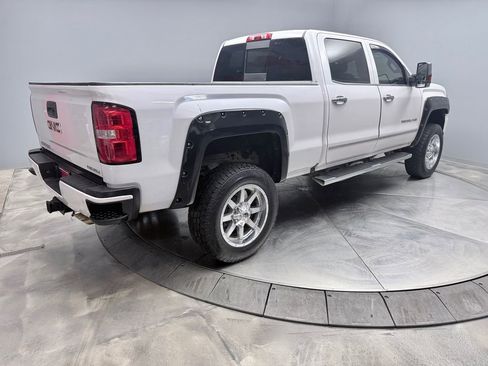 Used 2018 GMC Sierra 2500 Denali w/ Suspension Package, Off-Road AWD/4WD image 5