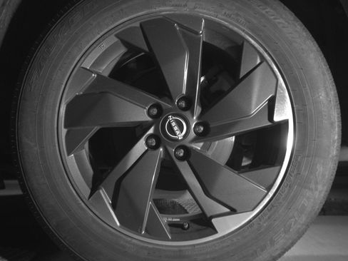 Used 2025 Nissan Rogue SV image 14