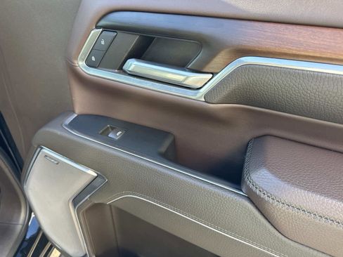 Used 2024 GMC Sierra 2500 Denali w/ Denali Reserve Package image 25