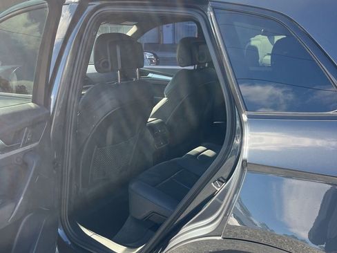 Used 2020 Audi Q5 2.0T Premium w/ Titanium Sport Package image 14