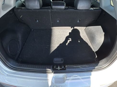 Used 2017 Kia Niro EX image 24