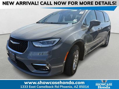 Used 2022 Chrysler Pacifica Touring-L