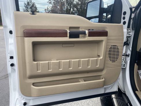 Used 2008 Ford F250 King Ranch image 9