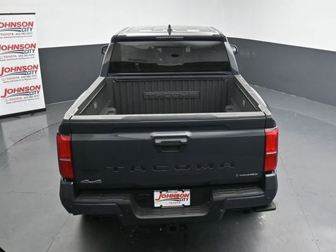 Used 2025 Toyota Tacoma TRD Sport w/ TRD Sport Premium Package AWD/4WD image 30