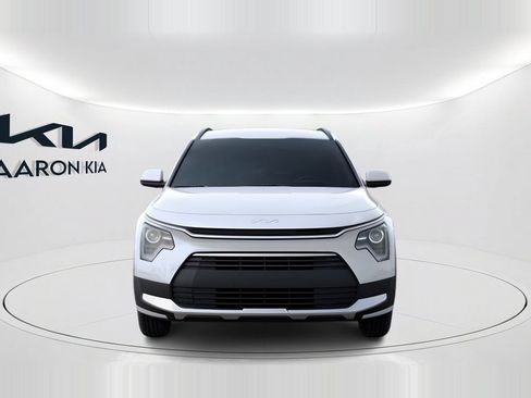 New 2026 Kia Niro LX FWD image 2