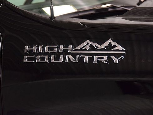 Used 2024 Chevrolet Silverado 1500 High Country w/ Z71 Off-Road Package image 12