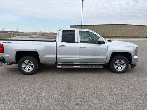 Used 2018 Chevrolet Silverado 1500 LT w/ Trailering Package image 4
