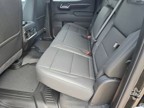 New 2026 GMC Sierra 1500 SLT image 9