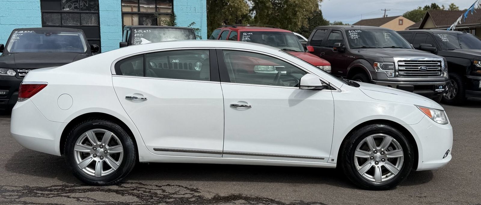 Used 2010 Buick LaCrosse CXL FWD image 2
