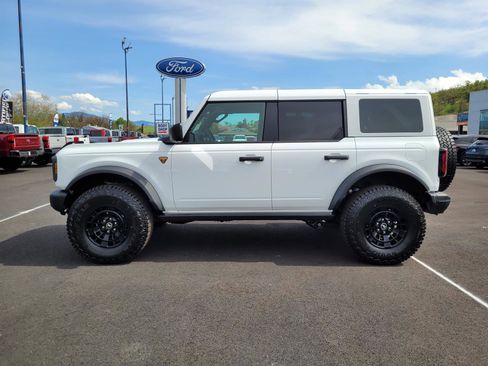New 2026 Ford Bronco Badlands image 8