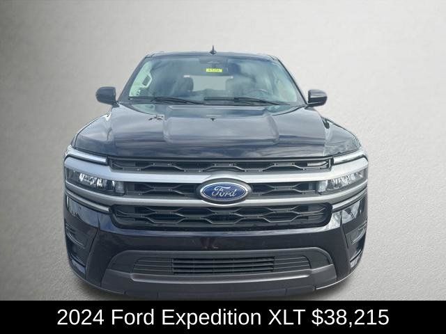 Used 2024 Ford Expedition XLT AWD/4WD image 8