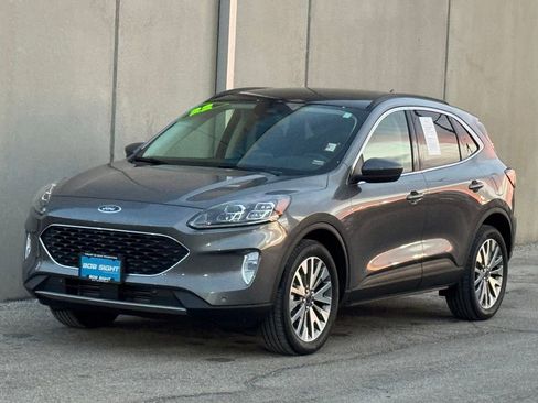 Used 2022 Ford Escape Titanium w/ Class II Trailer Tow Package image 33