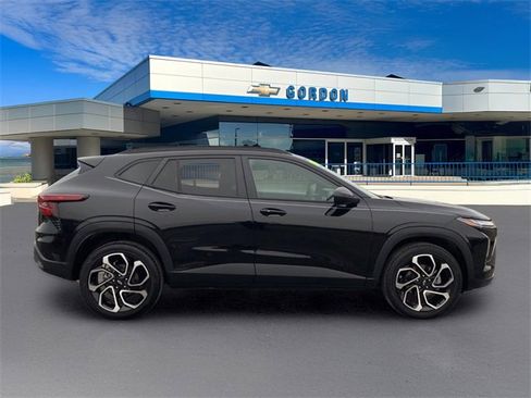 Used 2024 Chevrolet Trax RS w/ Sunroof Package image 5