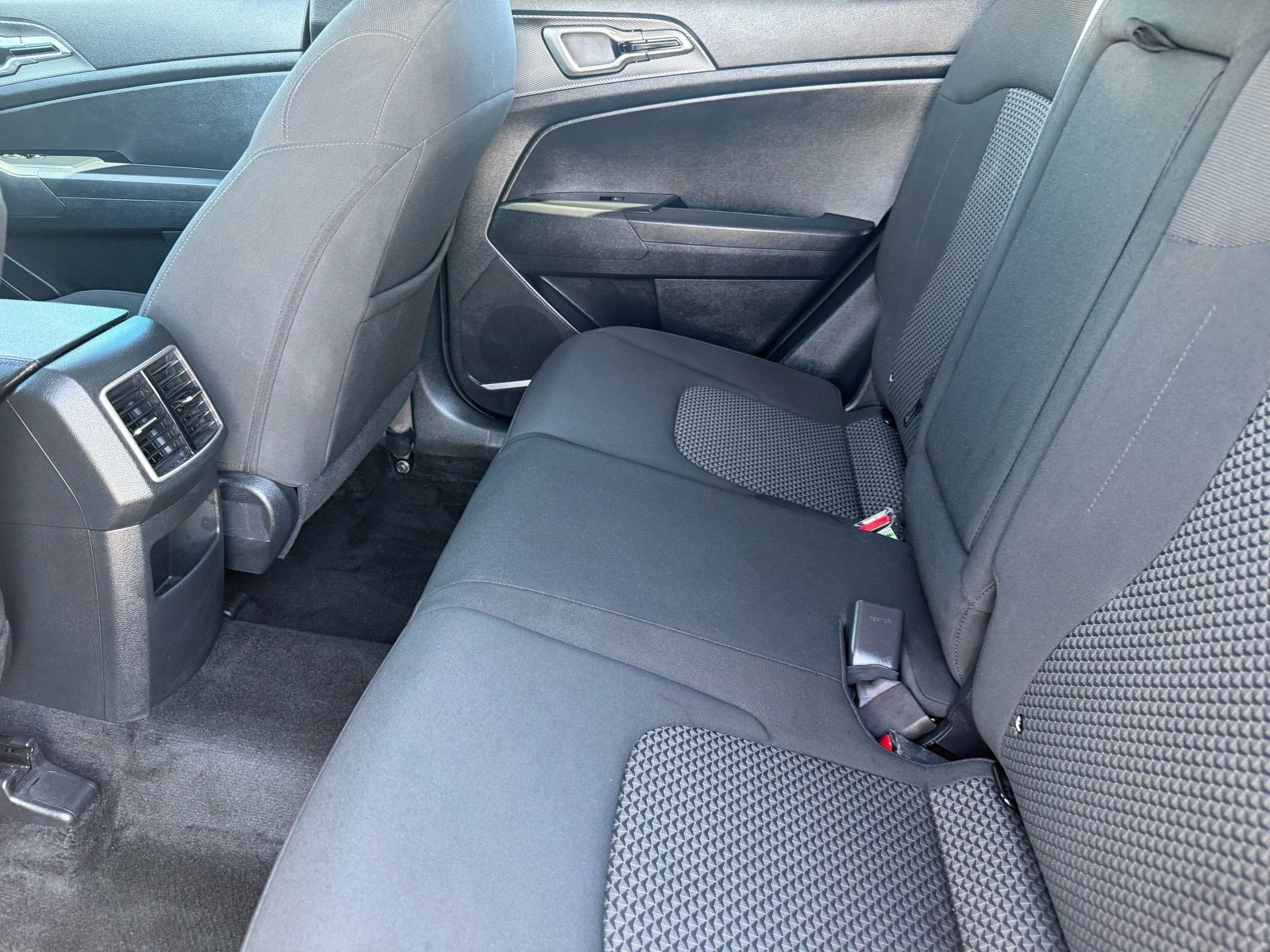 Used 2025 Kia Sportage LX FWD image 26
