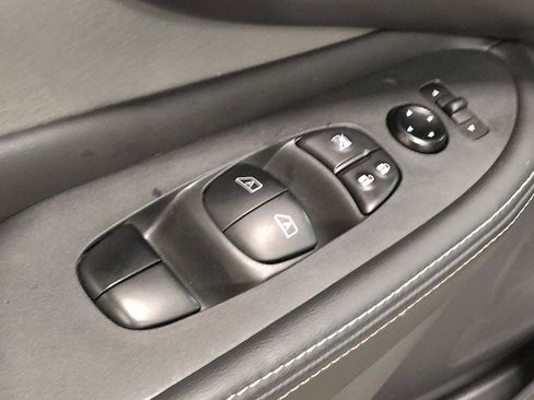 Used 2022 Nissan Murano SV FWD image 27