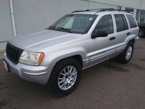 Used 2004 Jeep Grand Cherokee Limited w/ Trailer Tow Group IV image 2