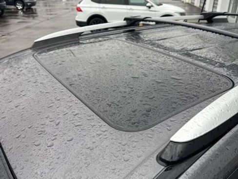 Used 2016 Toyota RAV4 Limited image 17