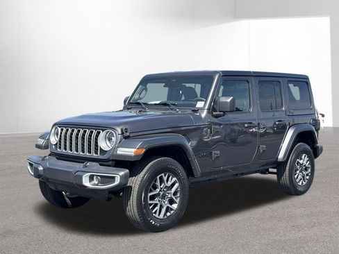 Used 2025 Jeep Wrangler Unlimited Sahara AWD/4WD image 11