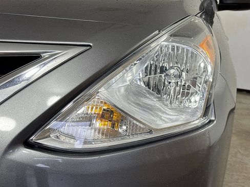 Used 2017 Nissan Versa SV FWD image 33
