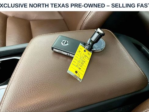 Used 2021 Volvo XC60 T5 Momentum w/ Premium Package FWD image 13