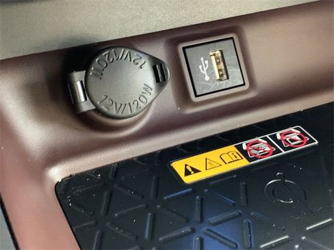 Used 2024 Toyota RAV4 Limited image 27