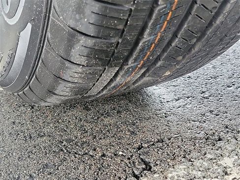 Certified 2024 Chevrolet Traverse LT image 32