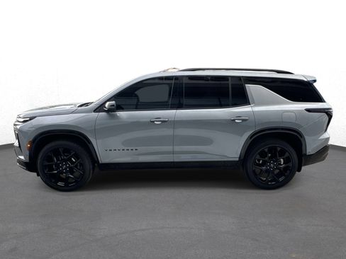 Used 2025 Chevrolet Traverse RS FWD image 6